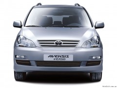 AVENSIS VERSO